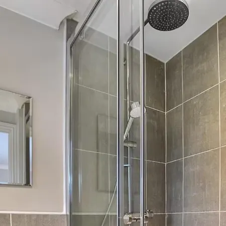 34 Buckthorn Grove Tatil Evi *